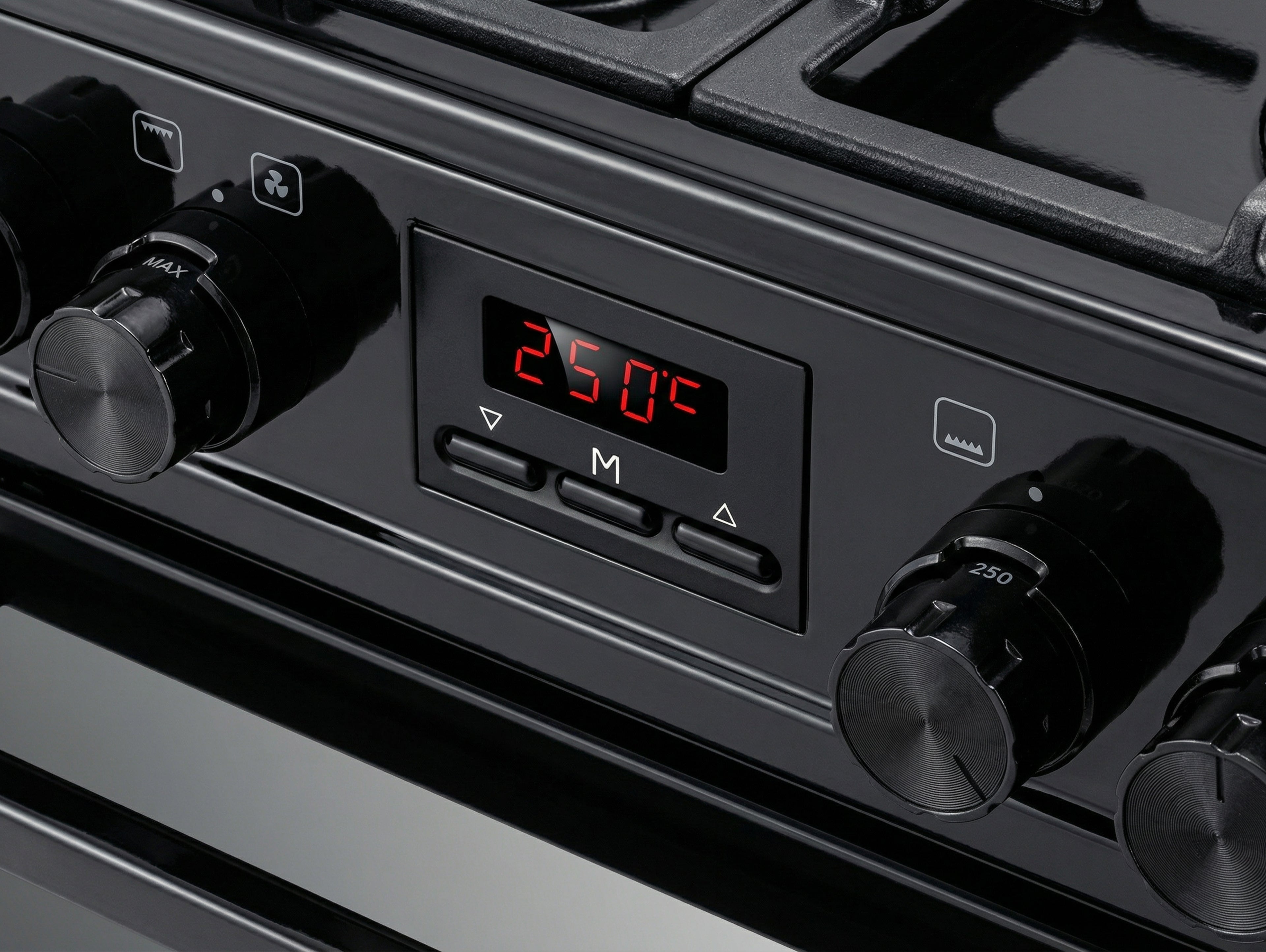 بوتاجاز غاز ٧٠ اسود بشعلات ساباف إيطالي وأمان كامل.